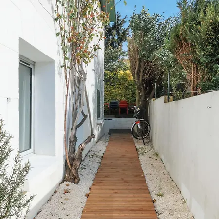 Ξενοδοχείο Magnificent House-